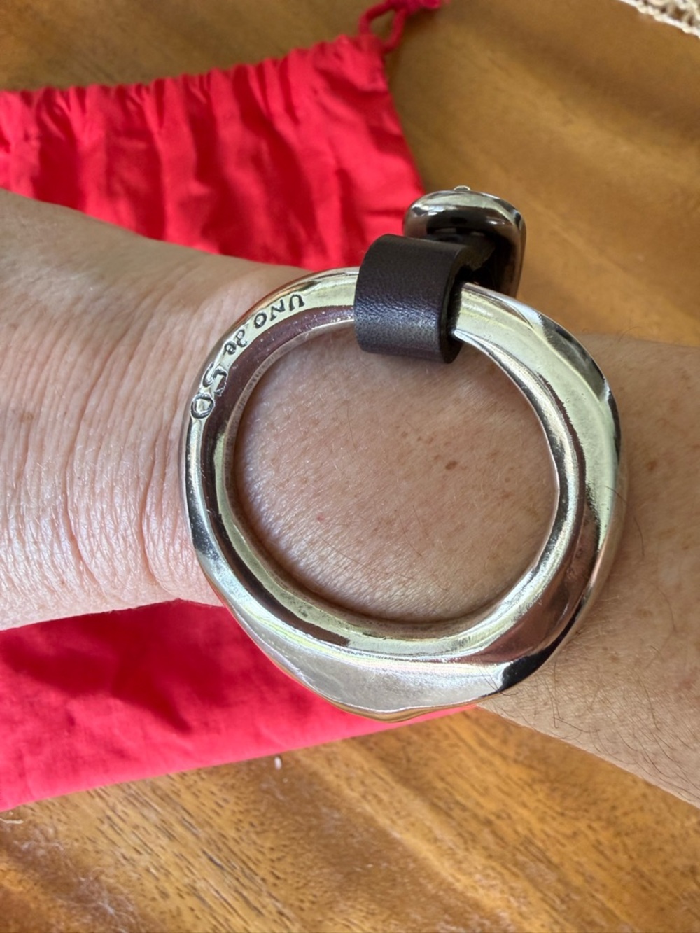 UNO de 50 Silver Statement Ring with Red Pouch - Picture 3 of 7